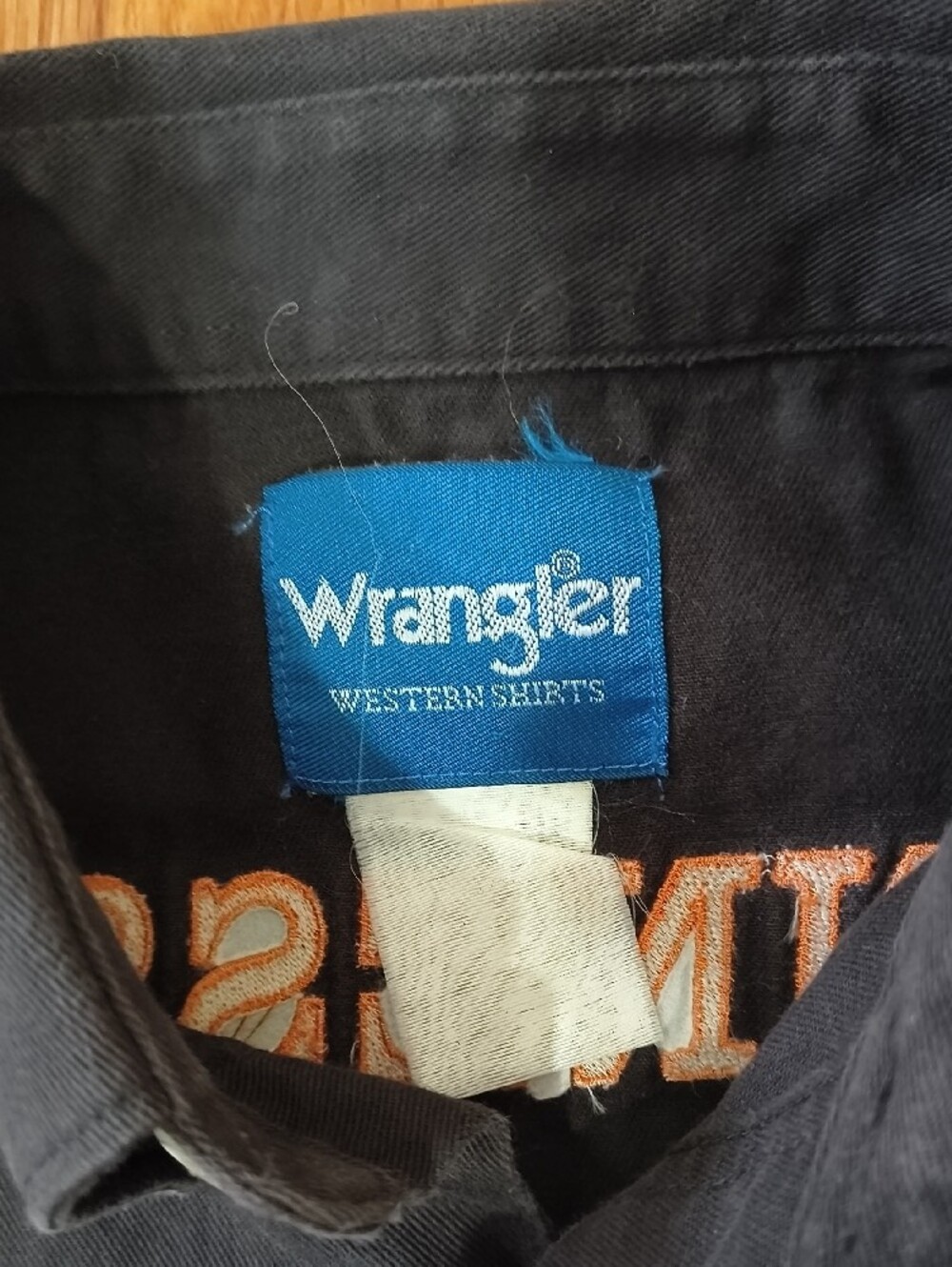 Wrangler Rodeo Button Down - Picture 2 of 7